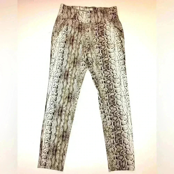 C EST. 1946 Womens Contemporary animal Print Pants Size 6 - Picture 3 of 8